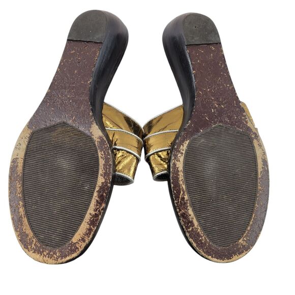 Marc By Marc Jacobs Sandals Size 37.5 7.5 Gold Leather Silver Tone Buckle Thong - Picture 8 of 10